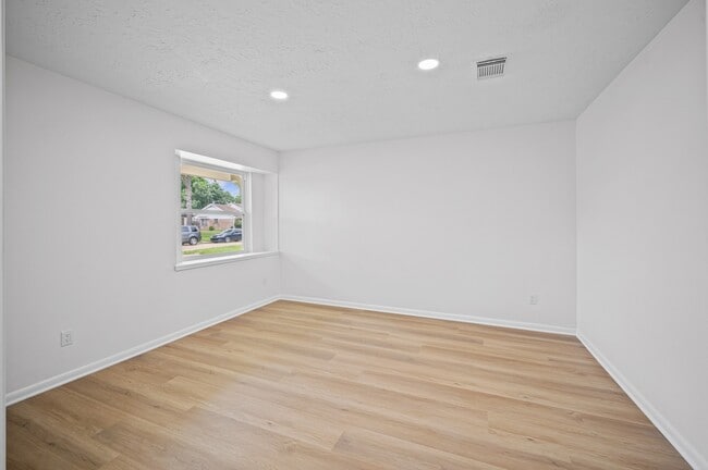 Foto del edificio - 10935 Silkwood Dr
