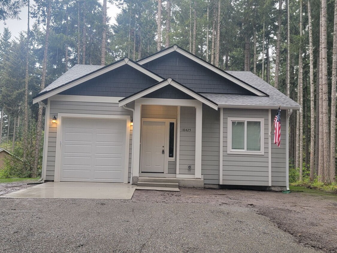 Primary Photo - AVAILABLE NOW! New Construction in Yelm ga...