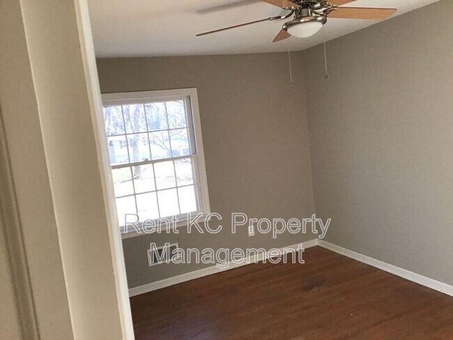 Building Photo - 4608 Ridgeway Ave