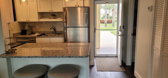 Foto del edificio - 1830 Robalo Dr