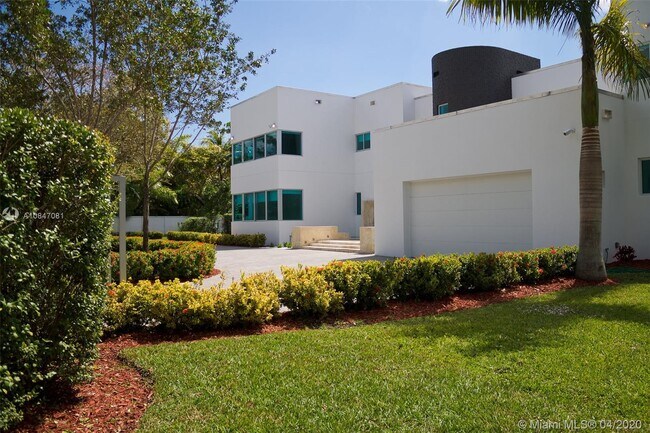 Foto del edificio - 6760 Chapman Field Dr