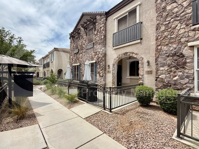 Building Photo - 4769 E Thunderheart Trail