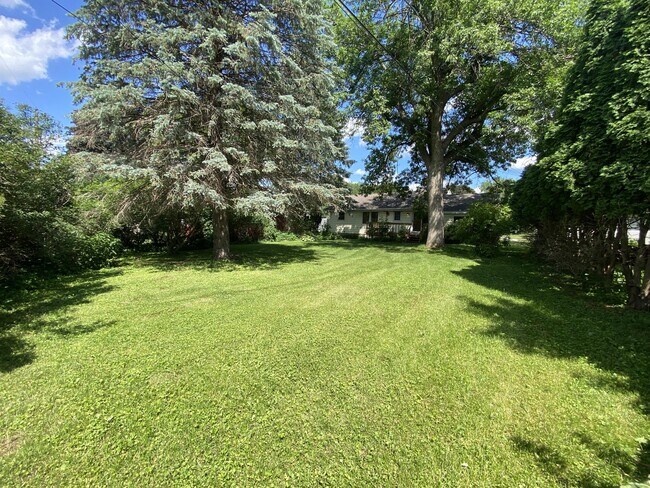 Foto del edificio - 2215 15th Ave NW