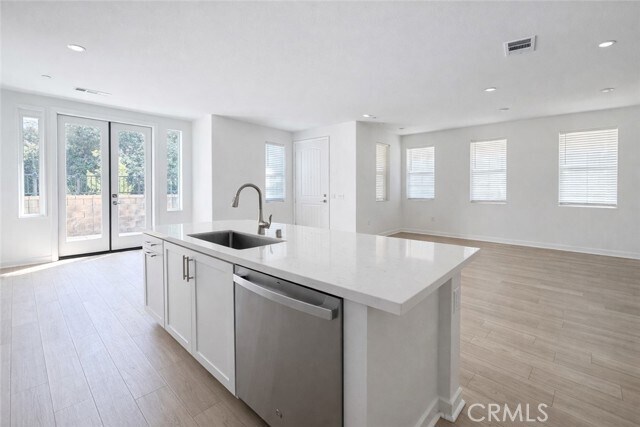 Foto del edificio - 8327 Gabrielino Ct