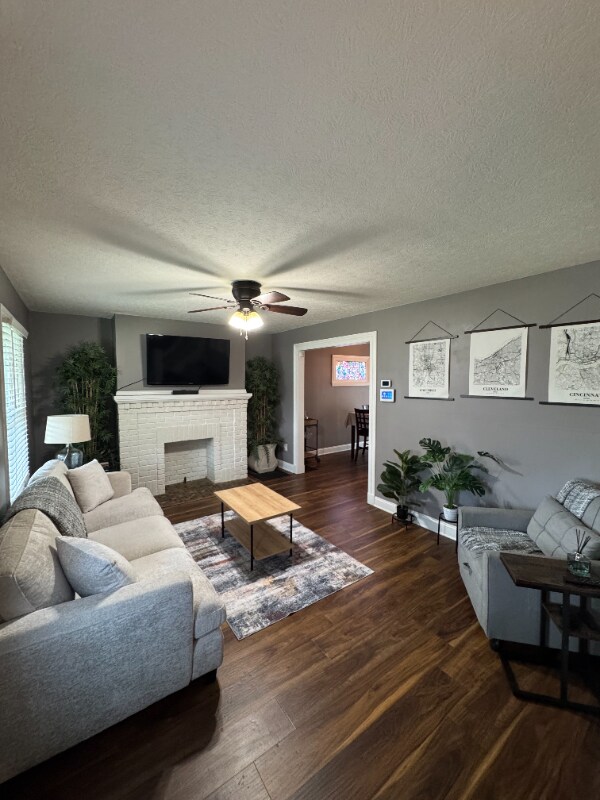 Foto del edificio - 149 E Welch Ave