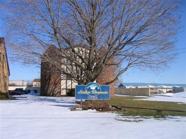 Building Photo - 2 br, 1 bath Apartment - Rainbow Apts