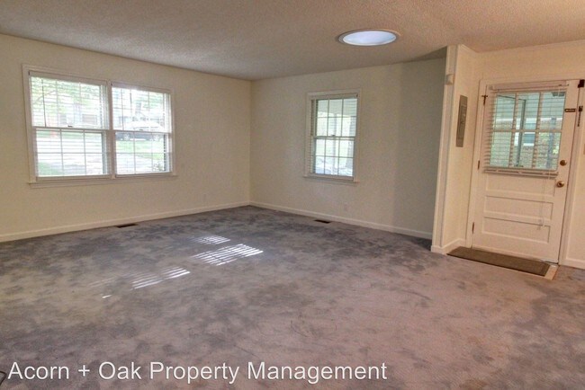 Building Photo - 3 br, 2.5 bath House - 2302 Caroline Dr