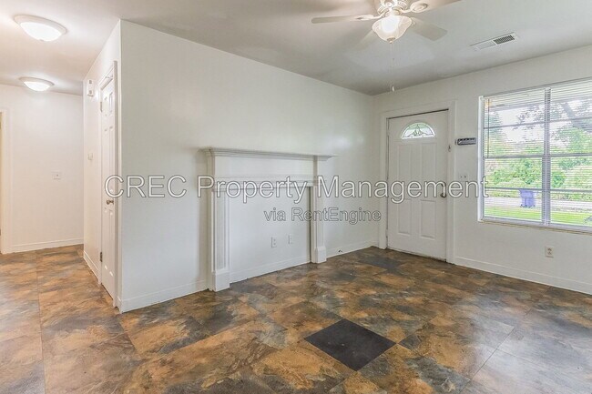 Foto del edificio - 1635 Memminger Ave