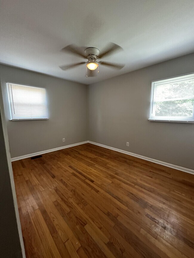 Building Photo - 314 Cedarwood St