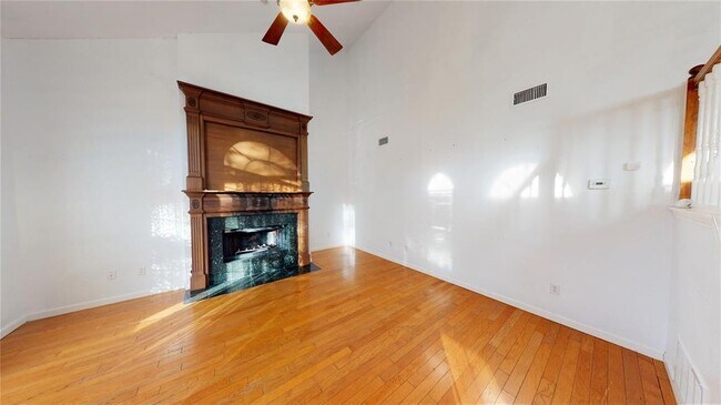 Building Photo - 7916 Pinkerton Ct
