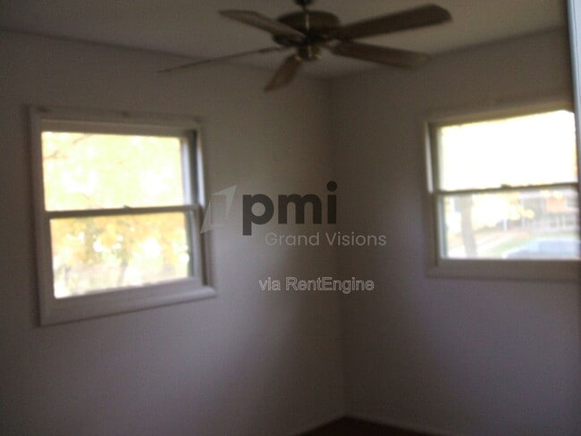 Foto del edificio - 31 Sickles Dr