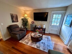 Building Photo - 39 Davis Ave