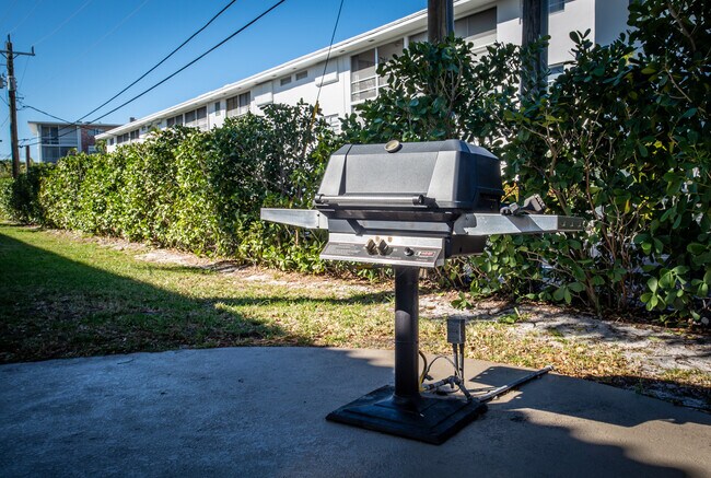 Building Photo - 55 SE 14th St