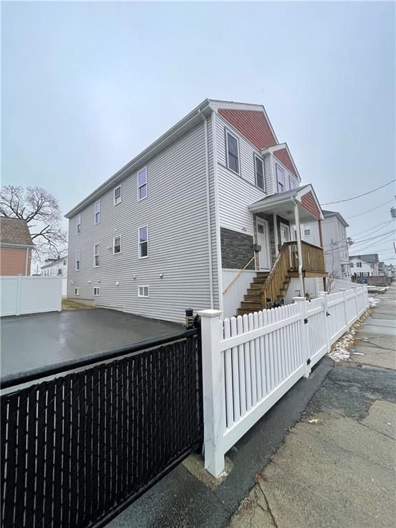 Building Photo - 193 Harrison St