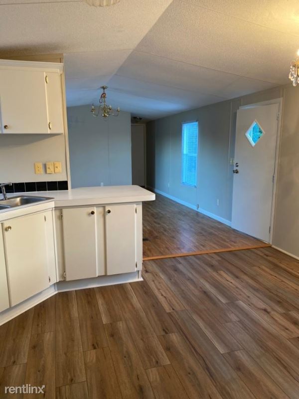 Foto del edificio - 5845 Buzz Lowman St