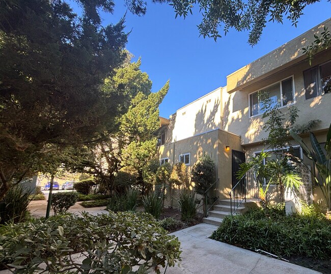 Senderos arbolados - 11138 Aqua Vista St
