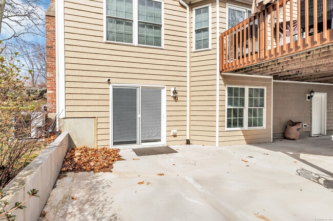 Building Photo - 1620 N Peters Ln