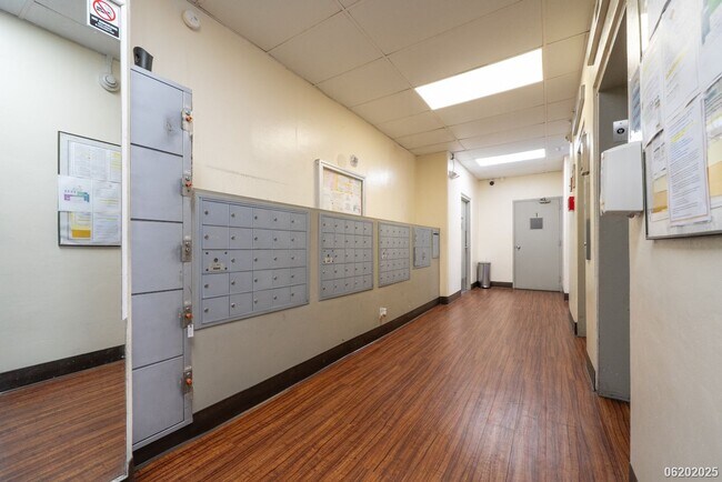 Foto del edificio - $2400 / 2 BD, 1 BA, 1 parking Condo in Hon...