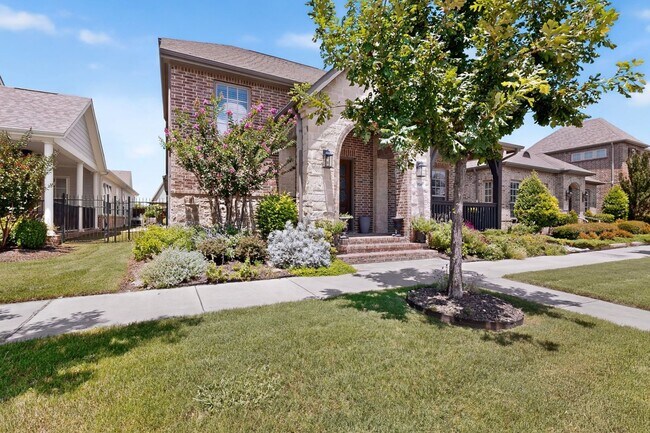 Foto del edificio - Executive Frisco Home in Frisco ISD | Yard Maintenance Included | Resort-Style Community Amenities