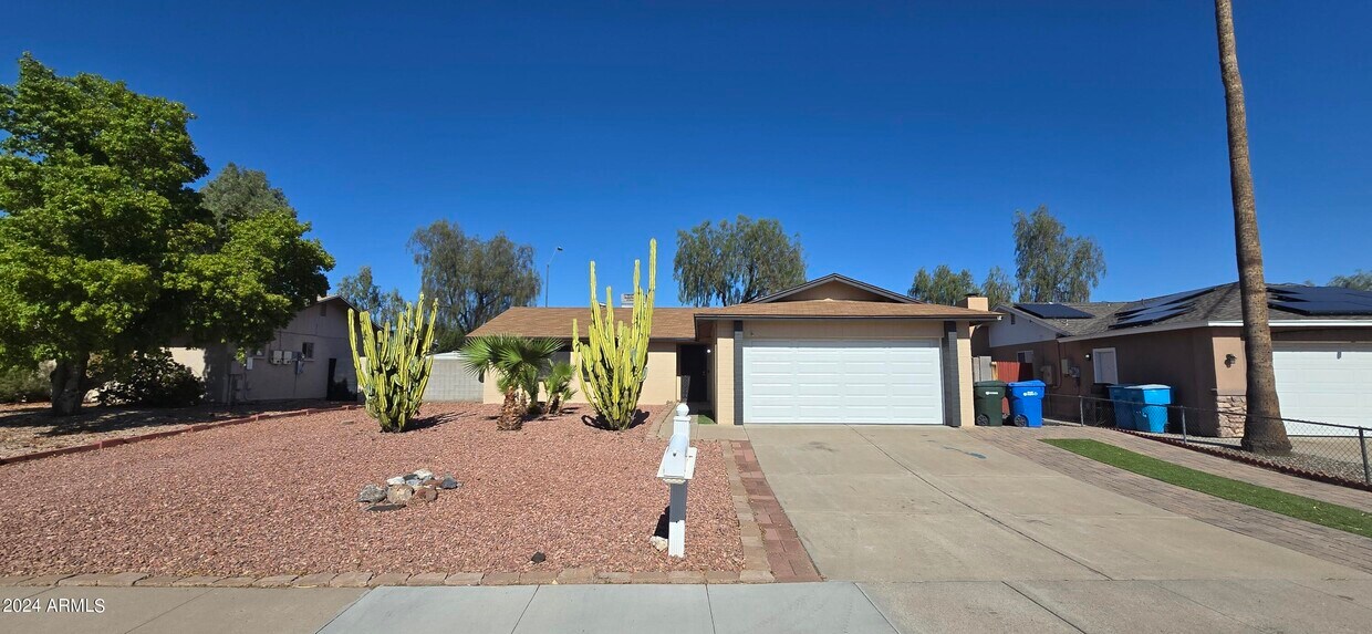 Primary Photo - 18209 N 7th Dr