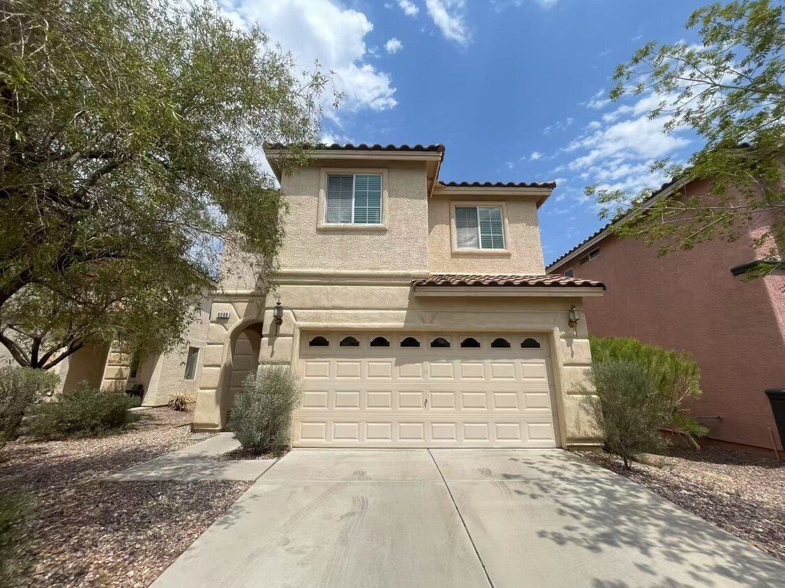 Primary Photo - Southern Terrace Gem with Granite Kitchen ...