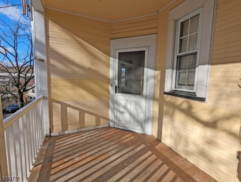 Foto principal - 72 W 3rd St