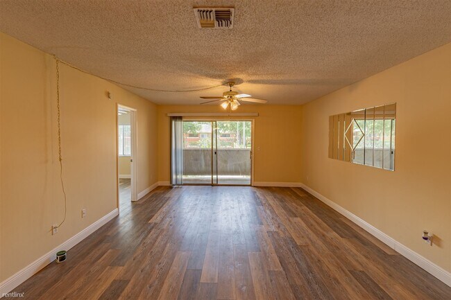 Foto del edificio - 622 Kenwick Cir