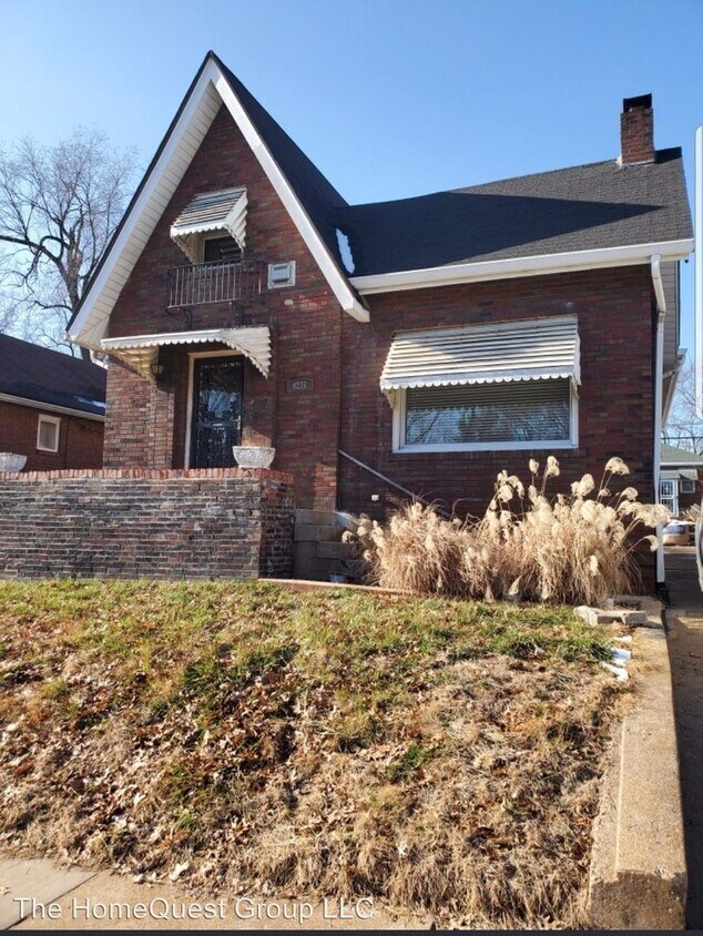Primary Photo - 4215 Darby St