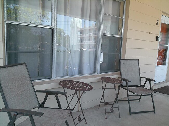 Building Photo - 2331 Finlandia Ln