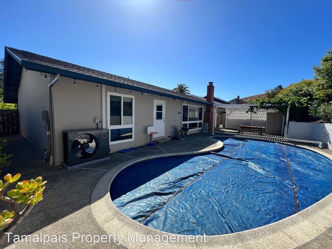Building Photo - 3 br, 2 bath House - 1907 Las Gallinas Ave