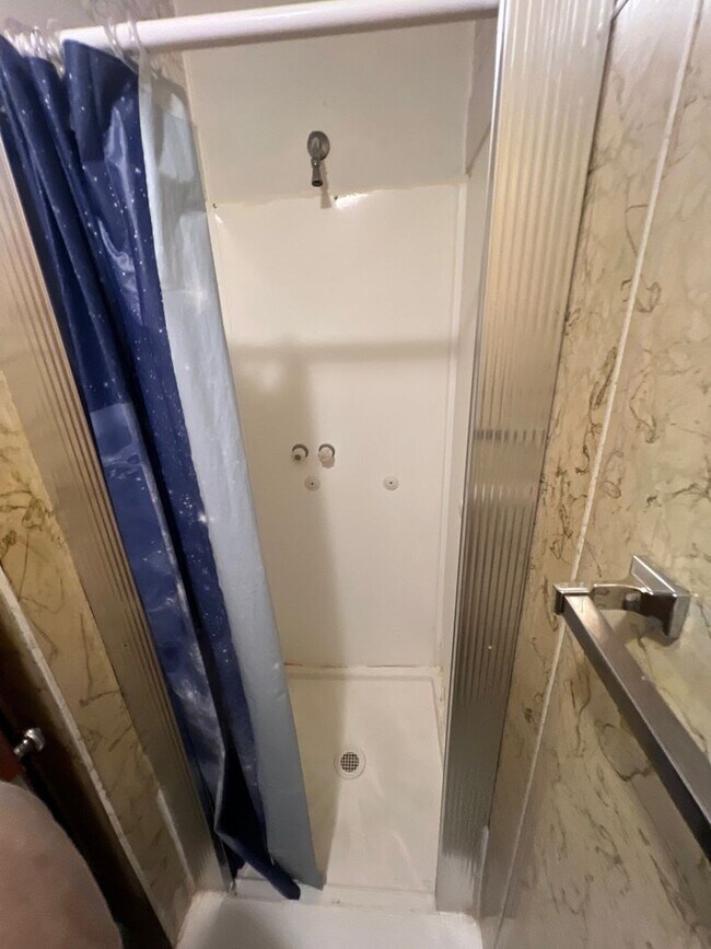 Foto del edificio - 16945 Rooster Ln