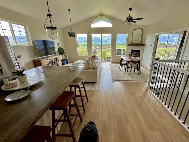 Foto del edificio - 151 850 W