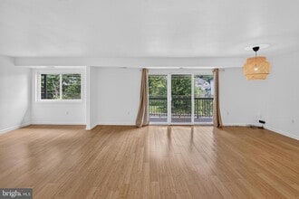 Building Photo - 204 Park Terrace Ct SE