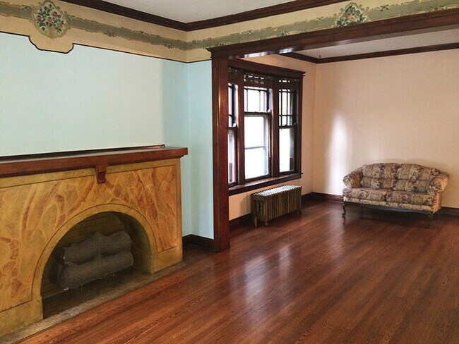 Foto del edificio - 2339 N Kedzie Blvd