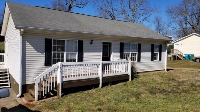 Charming home in downtown Commerce - 200 Central Ave