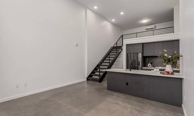 Photo - 1601 Park Ave Apartment