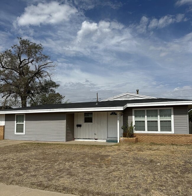 Building Photo - 1711 Doran Dr