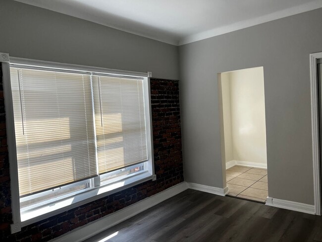 Building Photo - STUDIO $1495 LOS FELIZ HARDWOODS EXPOSED B...