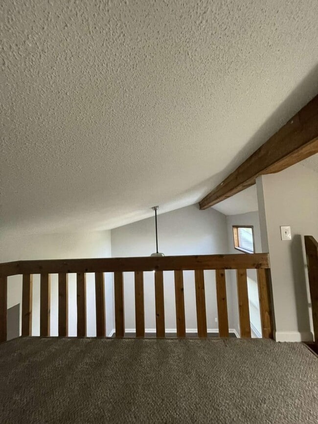 Foto del edificio - 1 Bedroom Apartment with a Bonus Loft