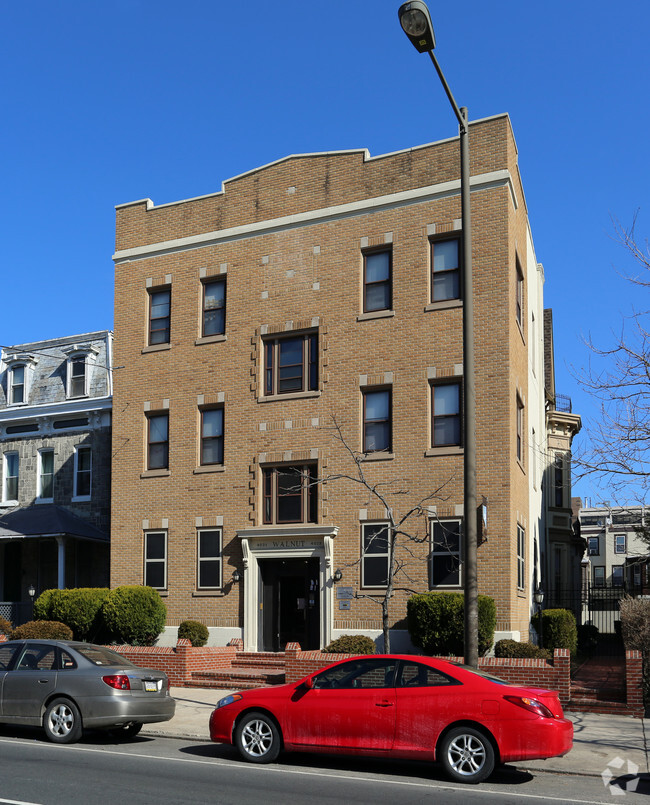 Primary Photo - Campus Apartments