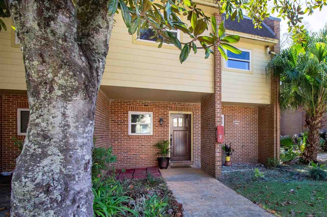 Primary Photo - 2731 N Blair Stone Rd