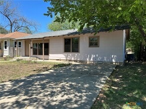 Building Photo - 726 E Humphreys St