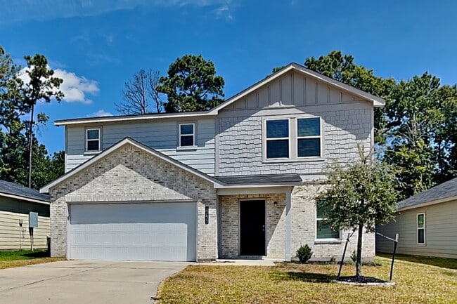 Building Photo - 15673 Del Norte Dr
