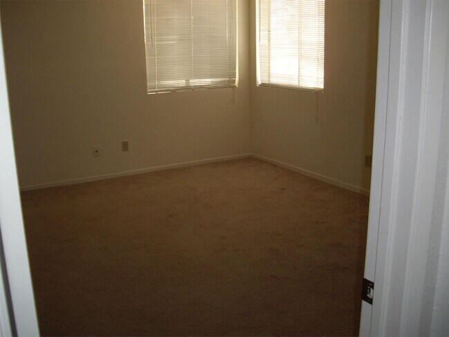 Building Photo - 3770 Desert Marina Dr