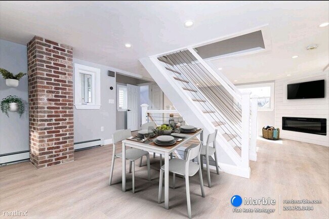 Building Photo - 3 br, 2 bath House - 10 Japonica St