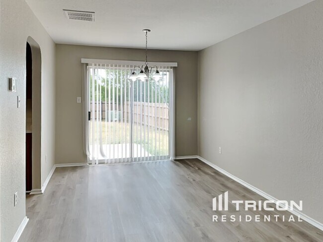 Foto del edificio - 5926 Ironmill Creek