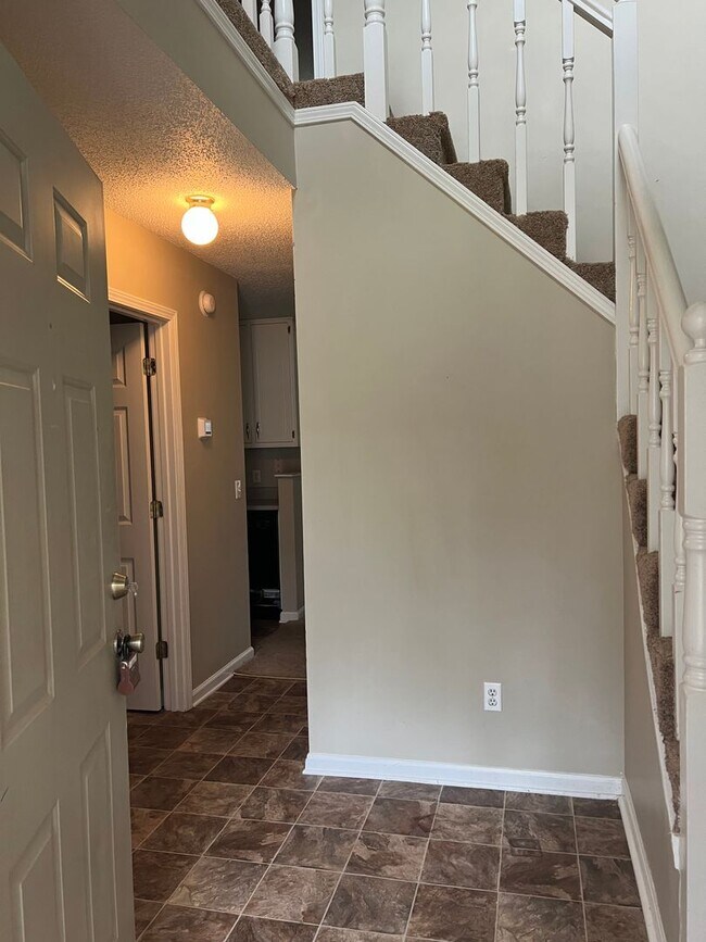 Foto del edificio - 334 Candlebrook Dr