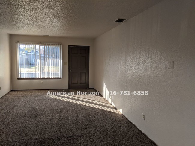 Foto del edificio - 2 Bedroom duplex in Citrus Heights