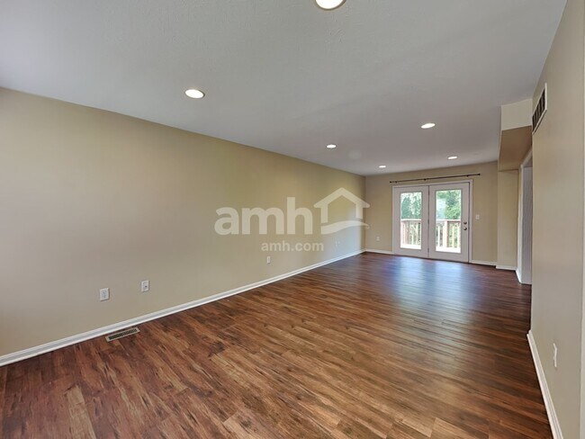 Building Photo - 10311 Charleston Ln