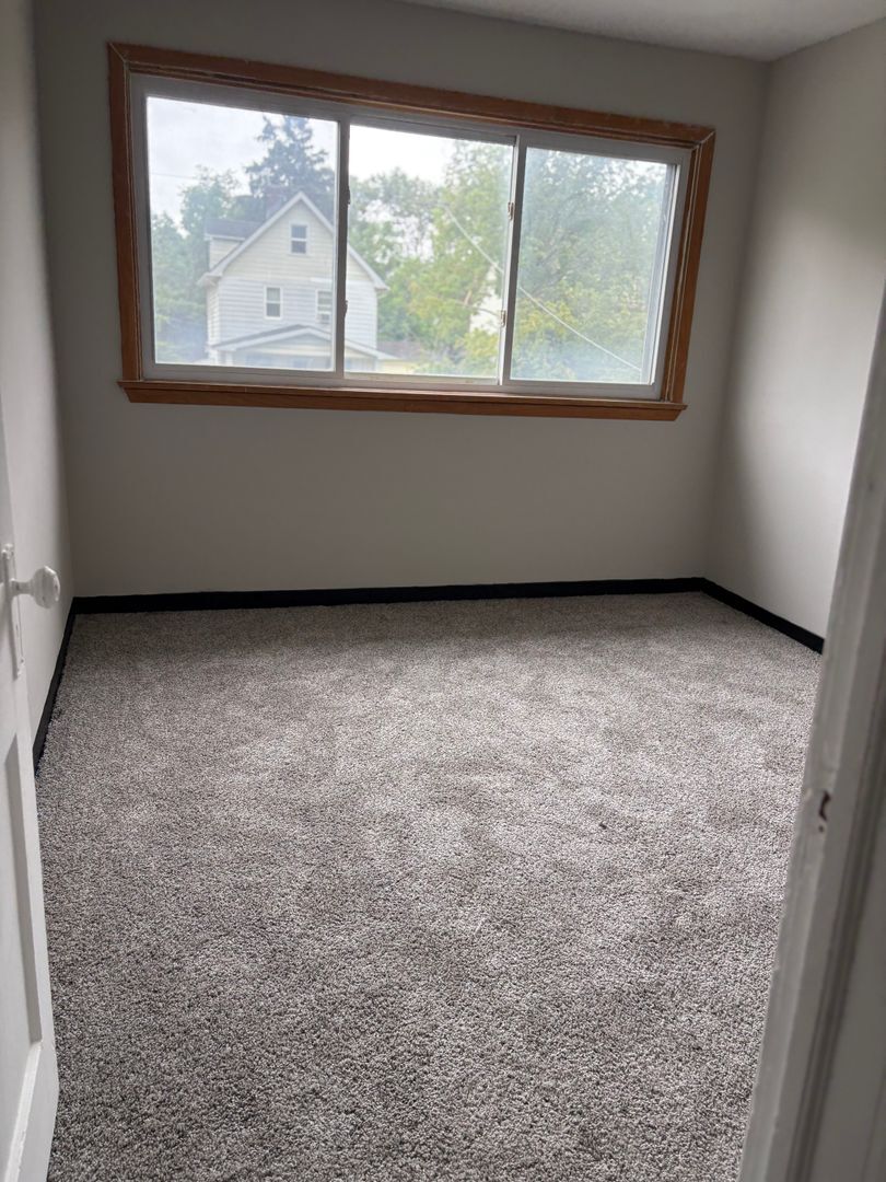 8713 Jeffries Ave Cleveland, OH 44105 – photo 5